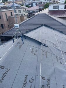 屋根工事 ルーフィングシート設置
